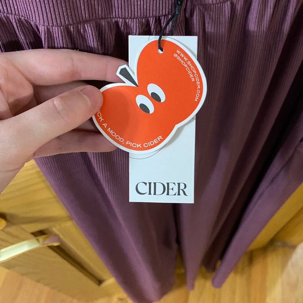 Cider Purple Sleeveless Wide-Leg Jumpsuit - Picture 3 of 6